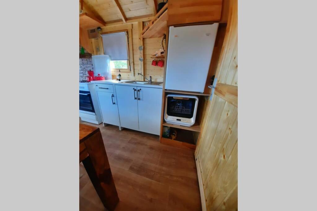 Appartamento Autarkes Tiny House Mit Rheinblick Rumikon Esterno foto