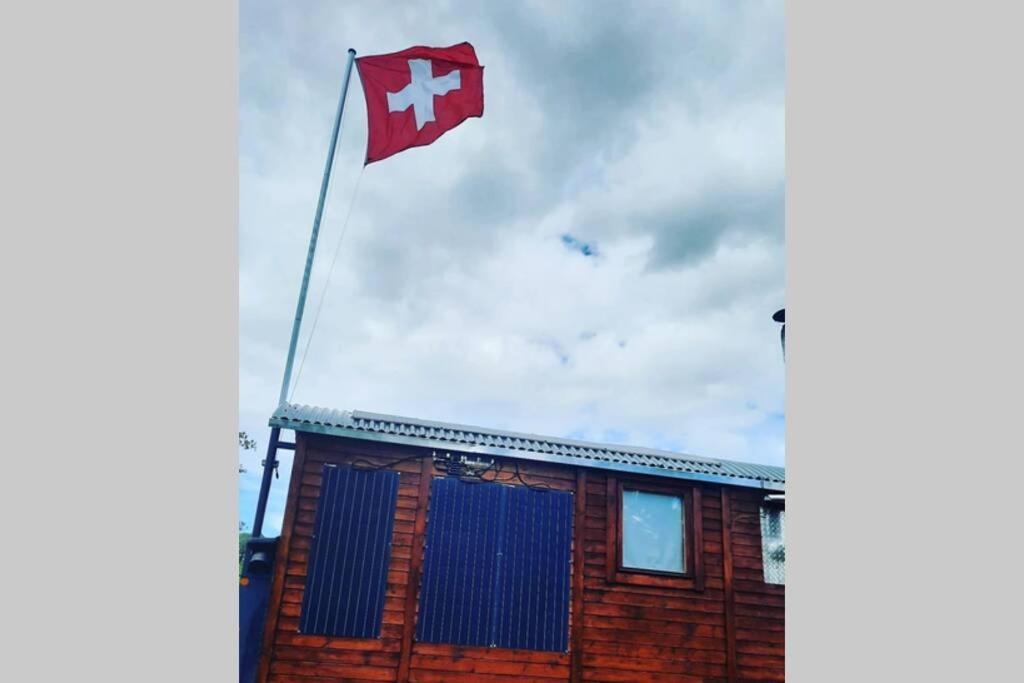 Appartamento Autarkes Tiny House Mit Rheinblick Rumikon Esterno foto